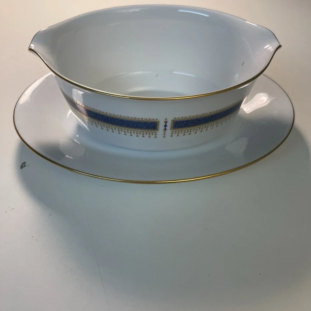 Exquisite Vintage Noritake Blue Dawn Decorative Designed Attached Gravy‎ Boat